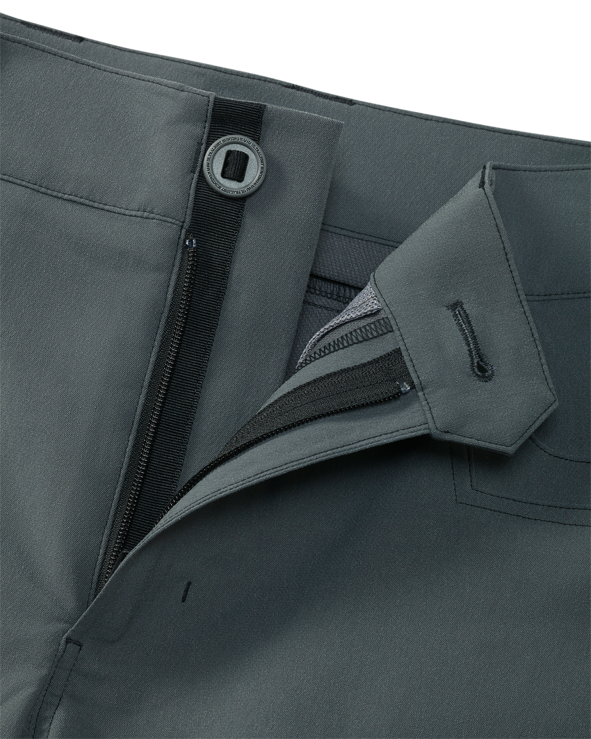 Women’s Kutana Stretch Woven Pant | Gunmetal