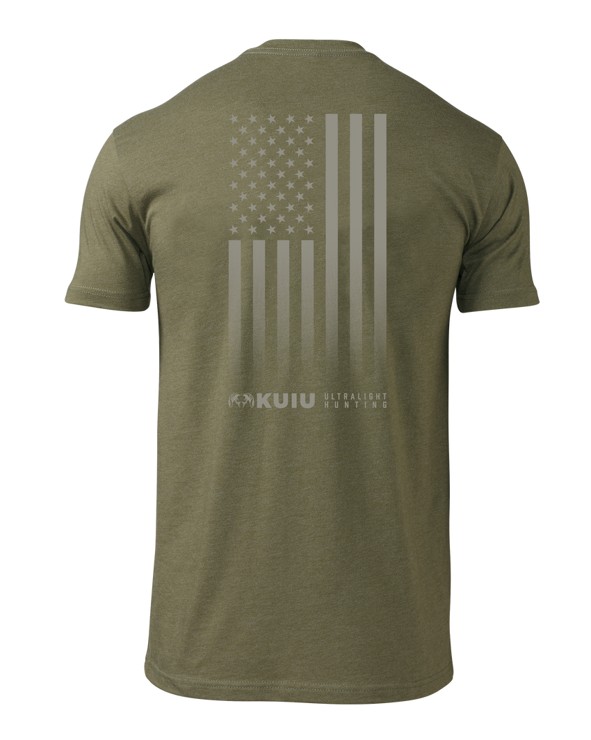 KUIU Vertical Flag Logo T-Shirt | Military Green