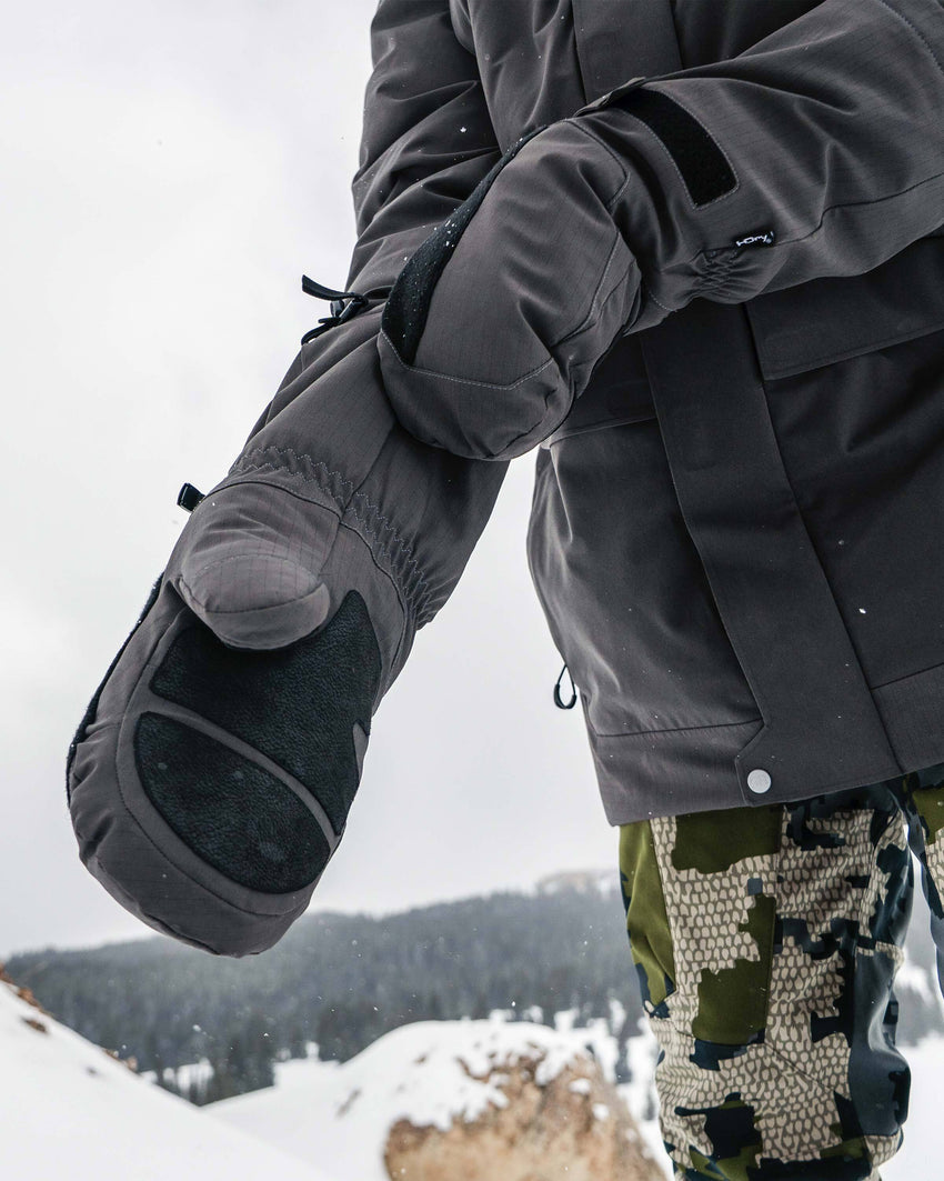 Super Down Arktuk Mitt | Asphalt